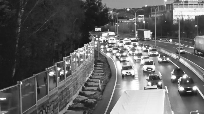 Atasco en la A-2 a la altura de Guadalajara, en marzo de 2024. (Foto: La Crónic@)