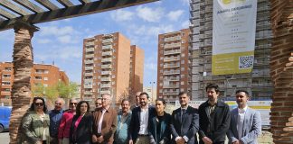 Al fondo, los bloques de Felipe Solano que se están sometiendo a esta ambiciosa rehabilitación energética.