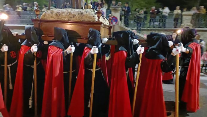 Procesión del Silencio el Viernes Santo en la Semana Santa de Guadalajara de 2023. (Foto: La Crónic@)