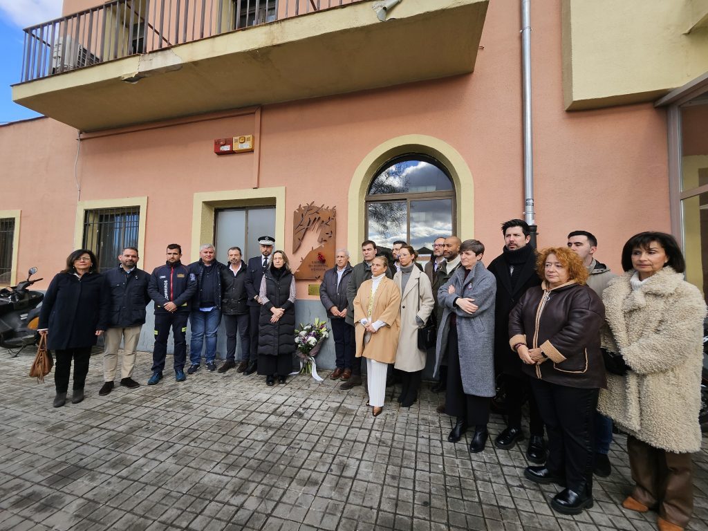 Acto de homenaje, en la estación de Renfe de Guadalajara, a las víctimas del 11M en el 20 aniversario de los atentados. (Foto: EP)