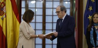 La presidenta del Congreso, Francina Armengol, y el Defensor del Pueblo, Ángel Gabilondo. POVEDANO - CONGRESO 22/3/2024