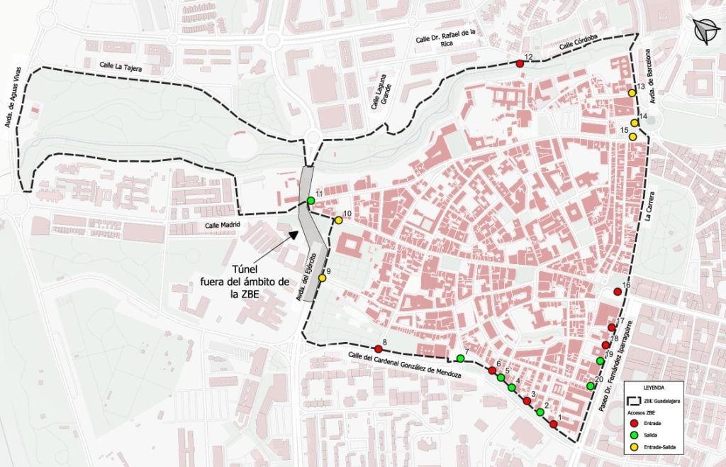 Área que cubre la Zona de Bajas Emisiones de Guadalajara, con detalle de sus entradas y salidas.