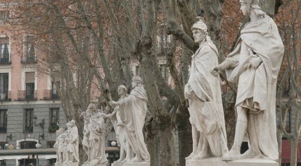 Las estatuas de los reyes visigodos, en la plaza de Oriente