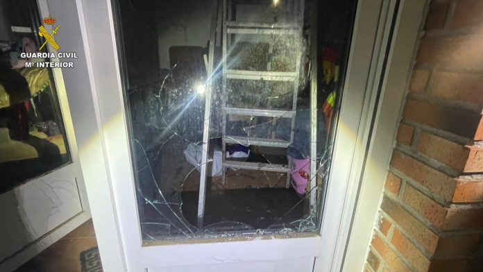 La joven fue detenida por la Guardia Civil en Fuentenovilla.