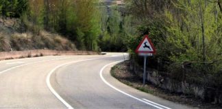 Señal de tráfico en la carretera donde se ha producido el fatal accidente. (Foto: Google Maps)