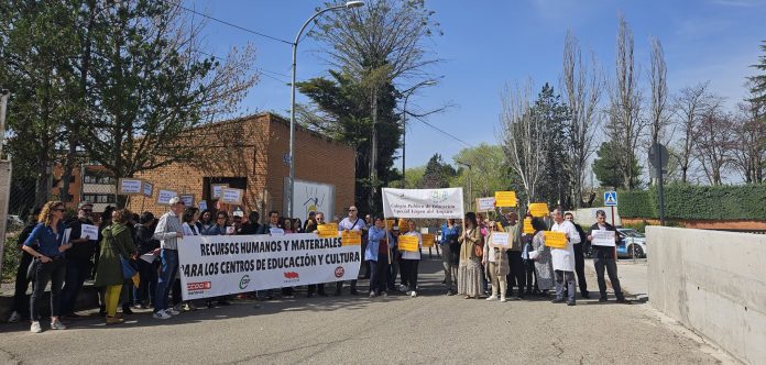Protesta de los trabajadores del Centro de Educación Especial 