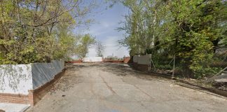 Entrada al solar de la antigua AVICU, junto al Depósito de las Aguas. (Foto: Google Maps).