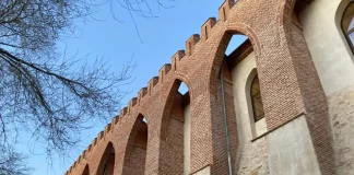 Baluartes levantados en el siglo XIX en la parte trasera de la Academia de Ingenieros y que aún se conservan.