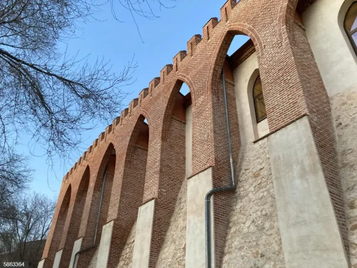 Baluartes levantados en el siglo XIX en la parte trasera de la Academia de Ingenieros y que aún se conservan.