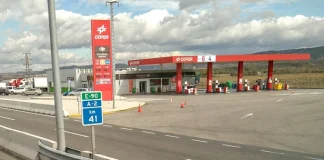 Gasolinera de Cepsa en la A-2, a la altura de Azuqueca.