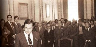 Toma de posesión de Francisco Javier Irízar Ortega como alcalde de Guadalajara, en 1979. Era el primero elegido democráticamente en la ciudad desde antes de la guerra civil.