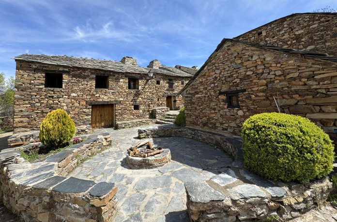 Algunas de las casas de Umbralejo.