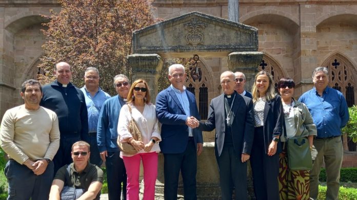 Autoridades y equipos de restauración de la catedral. DIPUTACIÓN DE GUADALAJARA 27/5/2024