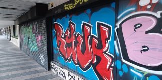 Grafitis en plena Plaza de Santo Domingo en enero de 2023. (Foto: La Crónic@)