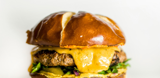 El exterior del Ferial Plaza se va a llenar de hamburguesas