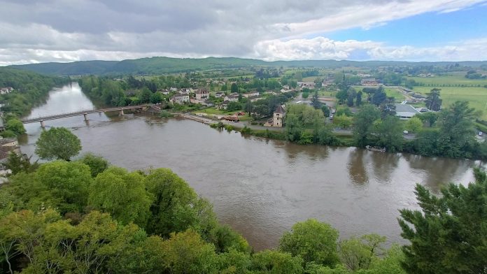 El río Lot, desde lo alto de Puy l'Évêque. Naturaleza e historia se dan la mano en este valle francés. (Foto: La Crónic@)