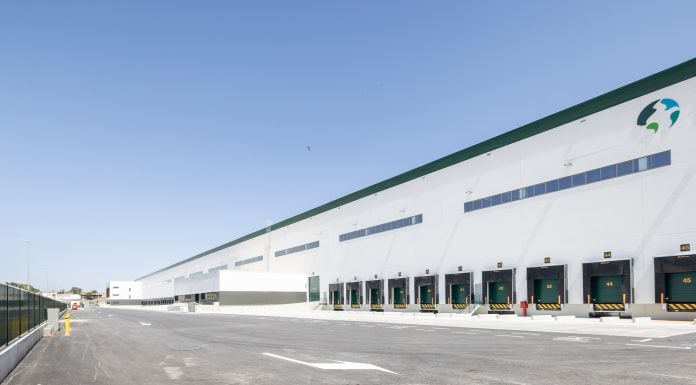 No habrá huelga de logística en Guadalajara Nave logística de Prologis en el polígono de El Ruiseñor.