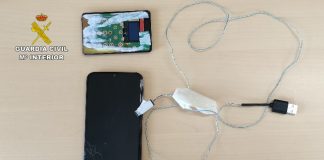 Intenta en Guadalajara pasar el teórico del carnet de conducir con un engaño Con este sistema intentó un paquistaní superar el teórico en Guadalajara. (Foto: Guardia Civil)