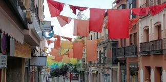 El Maratón de los Cuentos ya se hace notar desde hace días en la calle Miguel Fluiters. (Foto: La Crónic@)