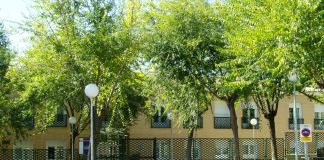 Exterior de la residencia de mayores afectada por el incendio.