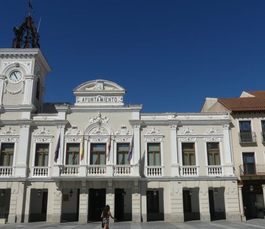 Fachada del Ayuntamiento de Guadalajara en julio de 2024. (Foto: La Crónic@)