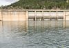Dos años más para gastar 40 millones de dinero público en los pueblos de Entrepeñas y Buendía La presa del embalse de Entrepeñas en el verano de 2024. (Foto: EP)