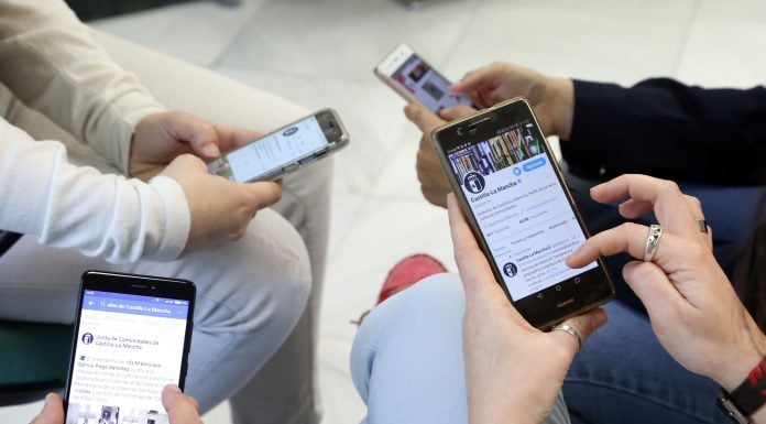 El próximo curso no habrá teléfonos móviles en clase móviles