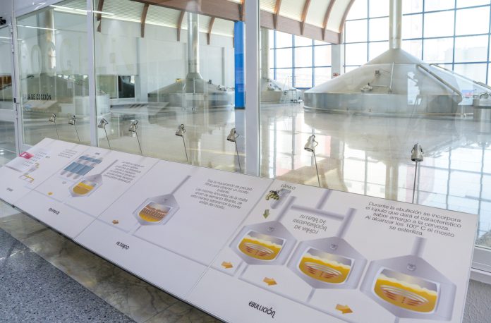 Interior de las instalaciones de Mahou en Alovera.