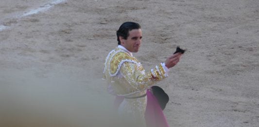 Juan Ortega, con Manzanares y Roca Rey en la Corrida de Primavera de Brihuega de 2026 Lo de menos fue que Ortega tocara pelo en Guadalajara; lo de más fue su encuentro, feliz, con la afición de la tierra de sus padres. (Foto: La Crónic@)