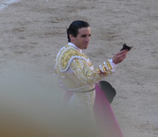 Lo de menos fue que Ortega tocara pelo en Guadalajara; lo de más fue su encuentro, feliz, con la afición de la tierra de sus padres. (Foto: La Crónic@)