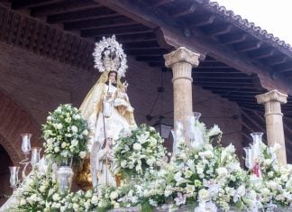 Guadalajara salió a la procesión de su Patrona con mucho calor Procesión de la Virgen de la Antigua.