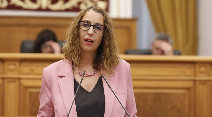 La socialista Sara Simón arremete sin freno contra Pedro Sánchez con nuevos datos: hubo fraude en las primarias de Guadalajara Sara Simón en las Cortes de Castilla-La Mancha el 26 de septiembre de 2024.
