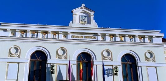 Guadalajara destina 18.000 euros a premiar el talento y el emprendimiento femenino en la provincia Fachada de la Diputación de Guadalajara en diciembre de 2024. (Foto: La Crónic@)