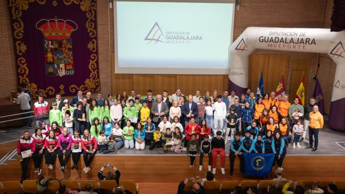 Entrega de premios de los circuitos provinciales de Carreras Populares, de Menores y de Montaña 2024, que se han desarrollado en 22 localidades de la provincia, el 7 de febrero de 2025.