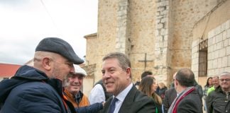 García-Page en Escariche, en una anterior visita del presidente regional a la provincia de Guadalajara.