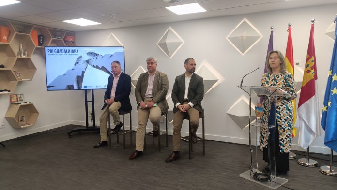 Ana Guarinos, Santiago López Pomeda, Alfonso Esteban y Enríque Jiménez en la presentación de estos nuevos proyectos. (Foto: La Crónic@)