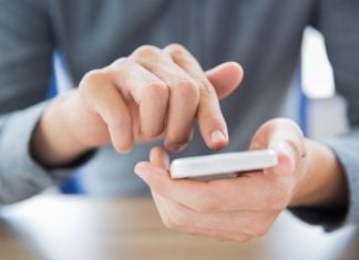 Anota el 900 100 114 contra el maltrato a la mujer Teléfono móvil.