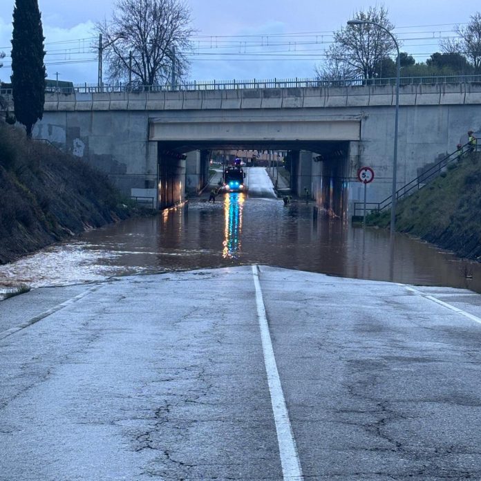 El corte de este viernes, 21 de marzo de 2025, es uno más entre Cabanillas y Guadalajara en caso de intensas lluvias. (Foto: Ayto. Cabanillas)