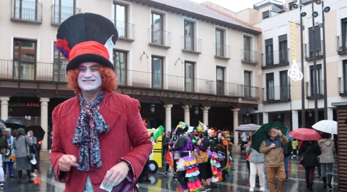 El desfile de adultos del Carnaval de Guadalajara ya estuvo marcado por la lluvia en 2025.