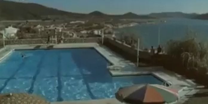 Entrepeñas, cuando levantar un gran complejo hotelero allí no era ninguna temeridad, en un fotograma del documental de López-Palacios.