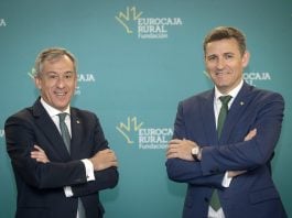El presidente de Eurocaja Rural, Javier López Martín, y el director general de la entidad, Víctor Manuel Martín.