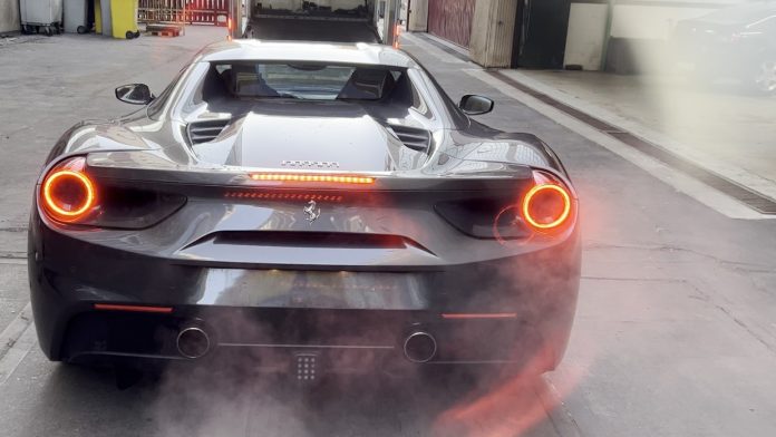 Este Ferrari no era un chollo sino una pésima inversión: lo habían robado en Europa y rematriculado, fraudulentamente, en España. (Foto: Guardia Civil)