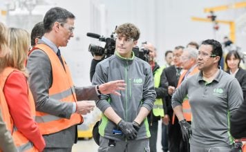 ¿En qué condiciones se van a la calle los trabajadores de Cummins? El presidente del Gobierno, Pedro Sánchez, visita la planta de fabricación de electrolizadores de Accelera by Cummins, el 18 de marzo de 2025, en Guadalajara, Castilla-La Mancha.