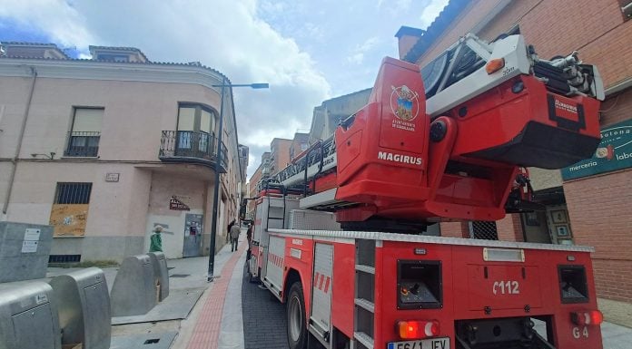 Una de las autoescalas de que dispone el parque de Bomberos de Guadalajara. La nueva costará 1.200.000 euros. (Foto: La Crónic@)