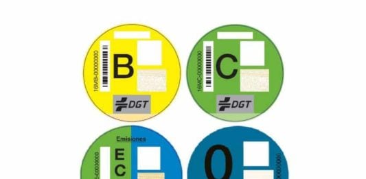 Puedes circular por Madrid en 2026 con un coche sin etiqueta… pero sólo si estás empadronado en la capital Los certificados ambientales de la DGT son un creciente dolor de cabeza para muchos conductores.