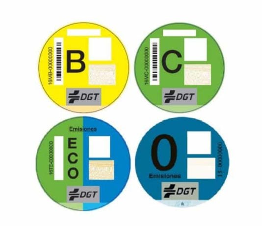 Los certificados ambientales de la DGT son un creciente dolor de cabeza para muchos conductores.