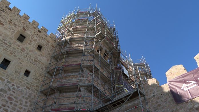 A un mes de que los andamios den paso a los huéspedes en el parador de Sigüenza. (Foto: EP)