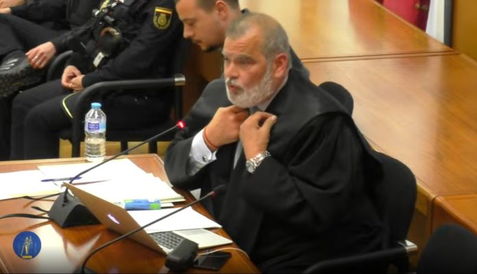 El abogado defensor ha pedido la absolución del acusado y ha descartado validez alguna del vídeo que se usa como prueba. (Foto: TSJCLM /EP)