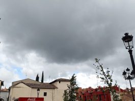 Nubes de lluvia desde el centro de Guadalajara en la Semana Santa de 2025. (Foto: La Crónic@)