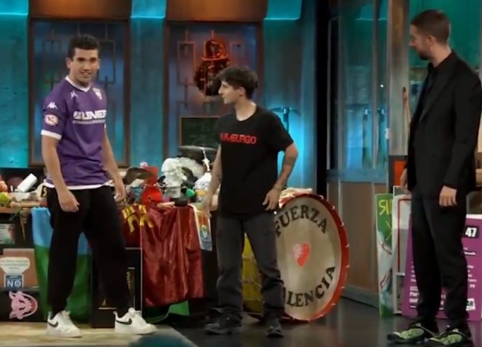 Así luce de bien una camiseta del Deportivo Guadalajara en 